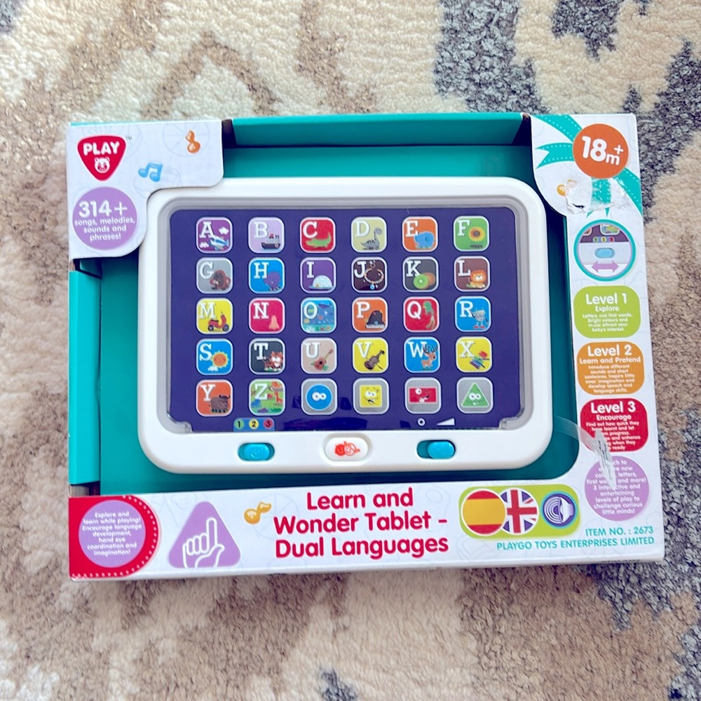 Learn and Wonder Tablet - Dual Languages NIB